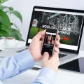 Site web pe Abonament vs. Plata la Cheie: Ce model e mai avantajos pentru afacerea ta?
